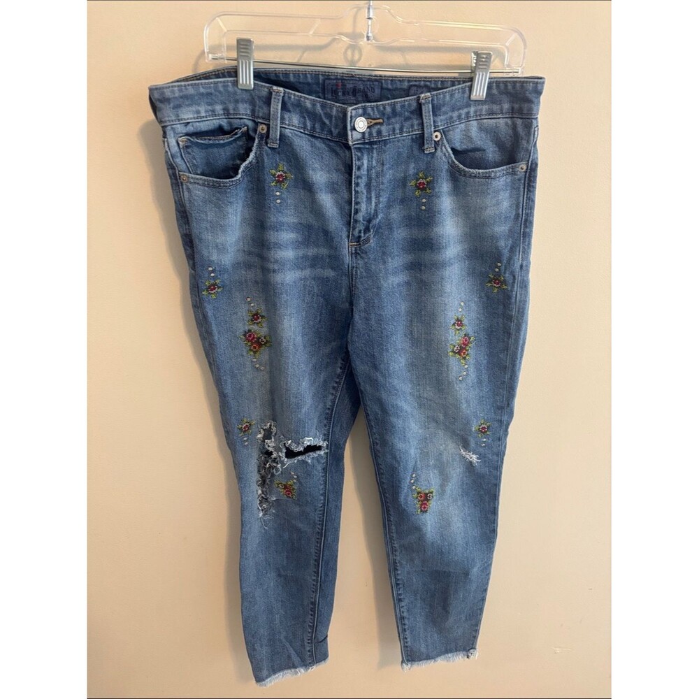 Lucky Brand Blue Embroidered Distressed Jeans size 12
